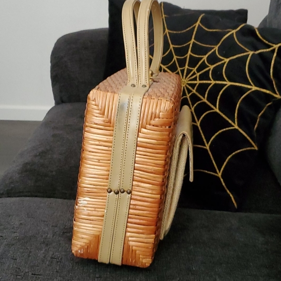 Vintage Bamboo Purse - Picture 4 of 6